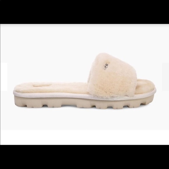 Ugg new slippers size 7 - Picture 2 of 6